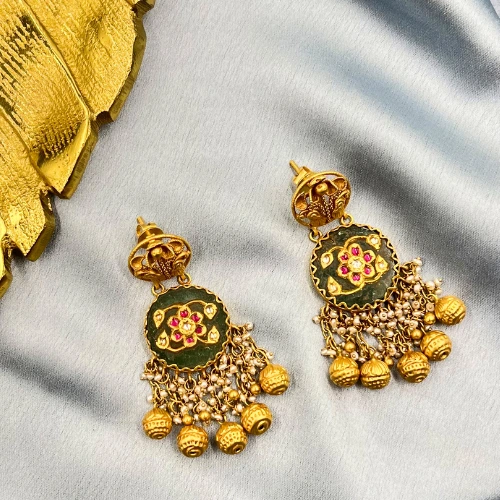 Uniquely Yours: Exploring the Sentimental World of Customized Jewelry            