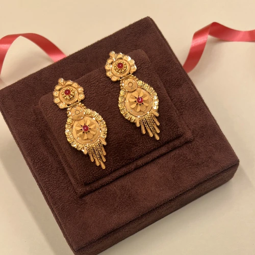 Elegance Through Generations: Navigating Bridal Jewelry Traditions